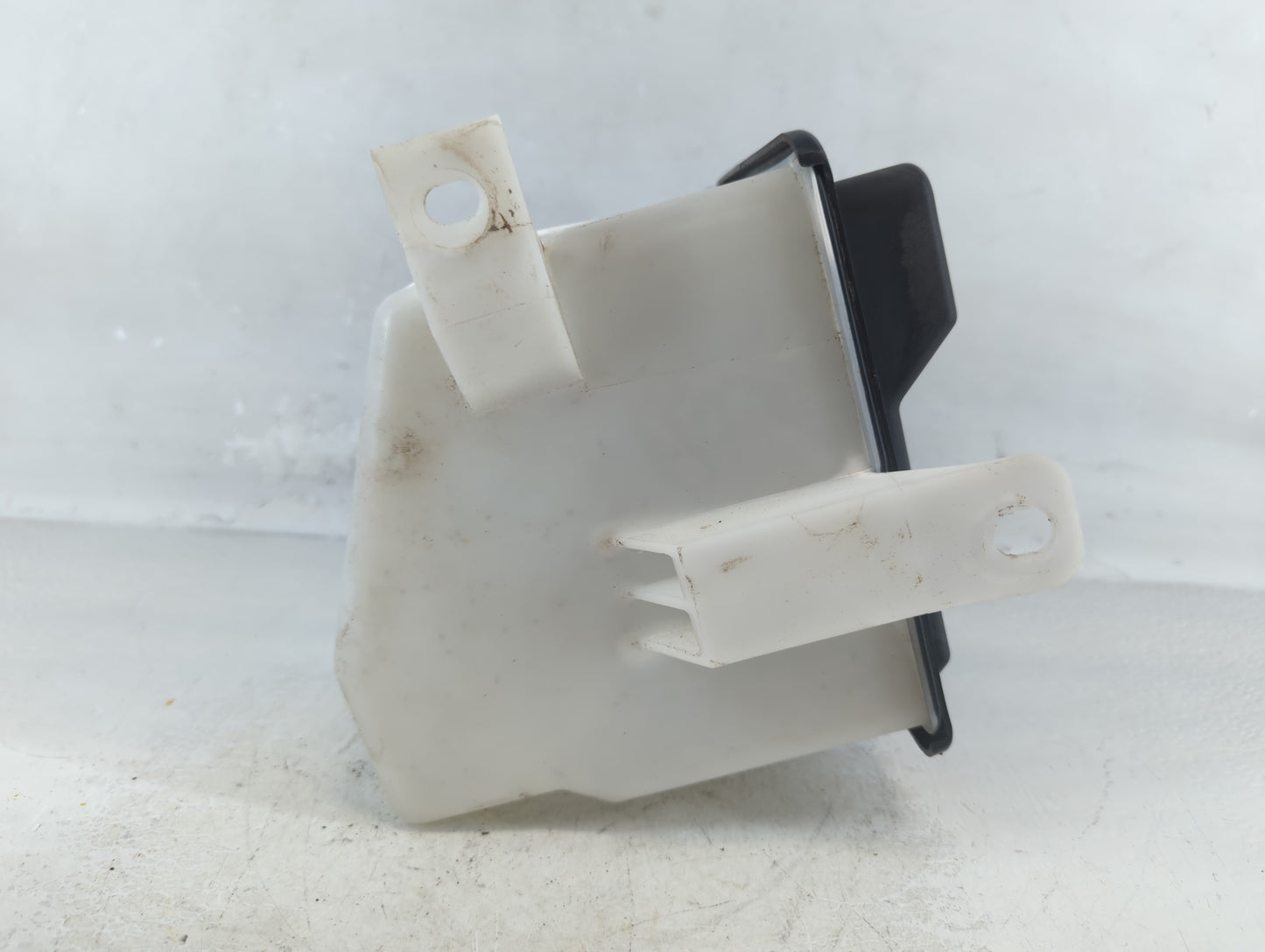 1998-2006 Ford F-150 Windshield Washer Fluid Reservoir Bottle Oem - Oemusedautoparts1.com