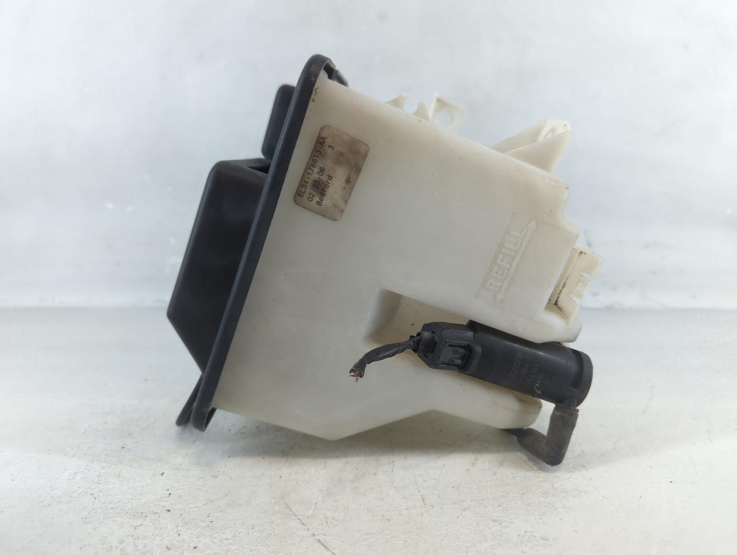 1998-2006 Ford F-150 Windshield Washer Fluid Reservoir Bottle Oem - Oemusedautoparts1.com