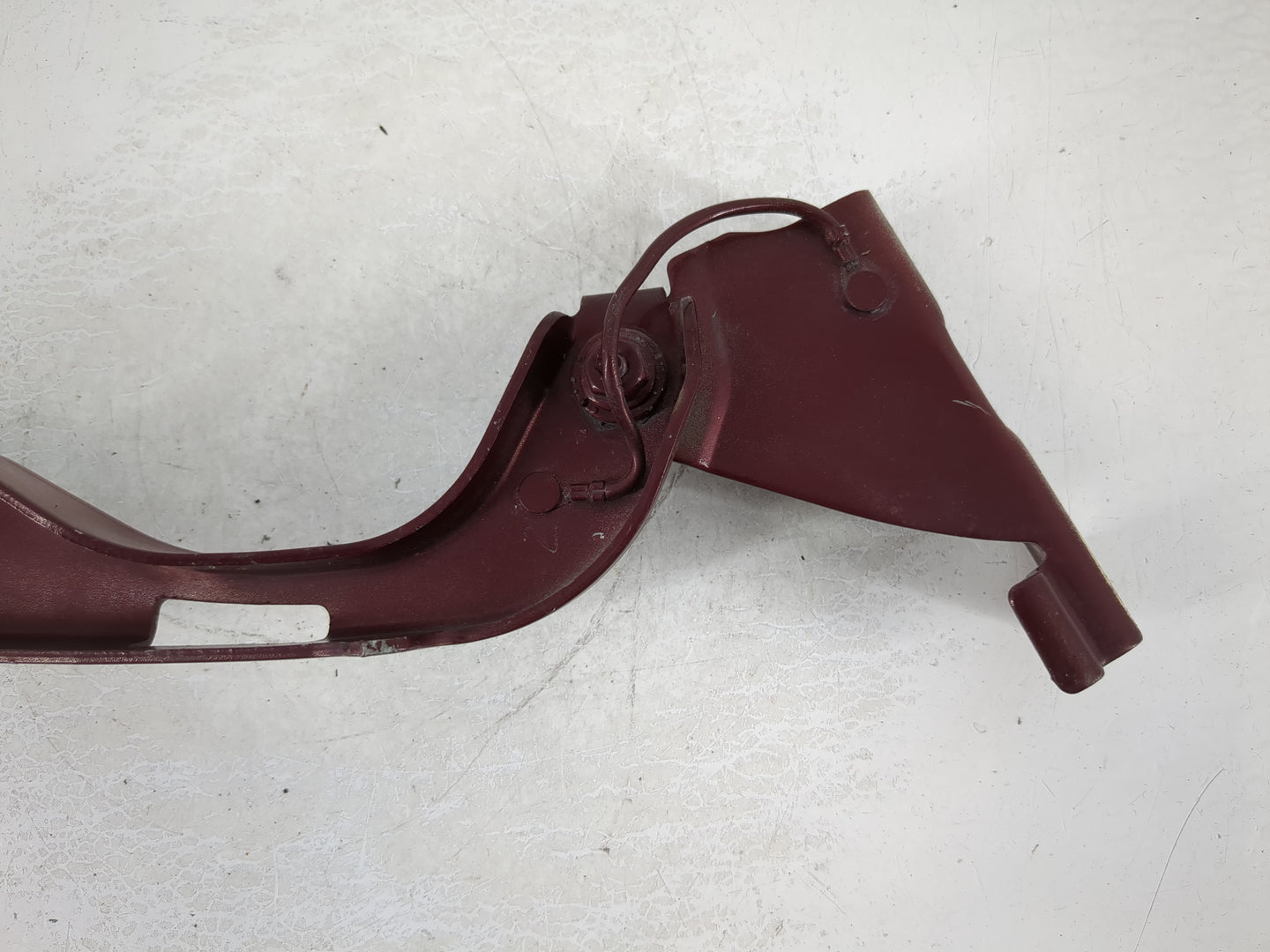 2006 Ford F-150 Passenger Hood Hinge 947377 - Oemusedautoparts1.com
