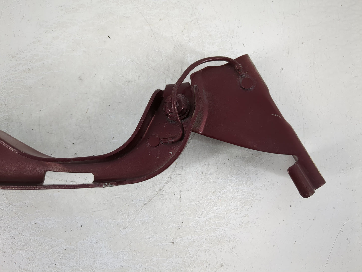 2006 Ford F-150 Passenger Hood Hinge 947377 - Oemusedautoparts1.com