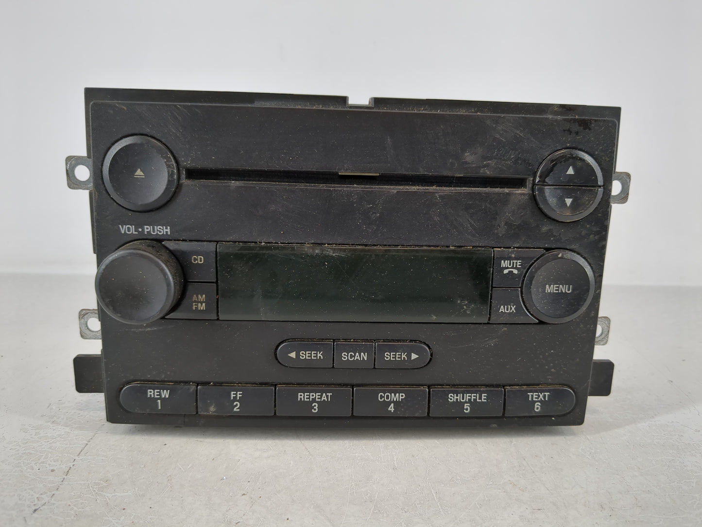 2005-2006 Ford F-150 Radio AM FM Cd Player Receiver Replacement P/N:6L3T-18C869-AD Fits Fits 2005 2006 OEM Used Auto Parts -