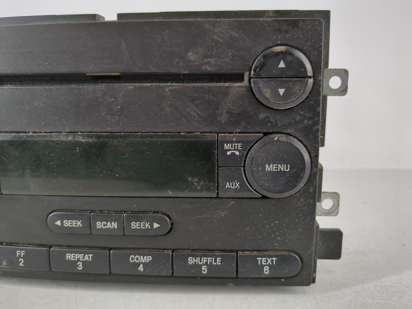 2005-2006 Ford F-150 Radio AM FM Cd Player Receiver Replacement P/N:6L3T-18C869-AD Fits Fits 2005 2006 OEM Used Auto Parts -