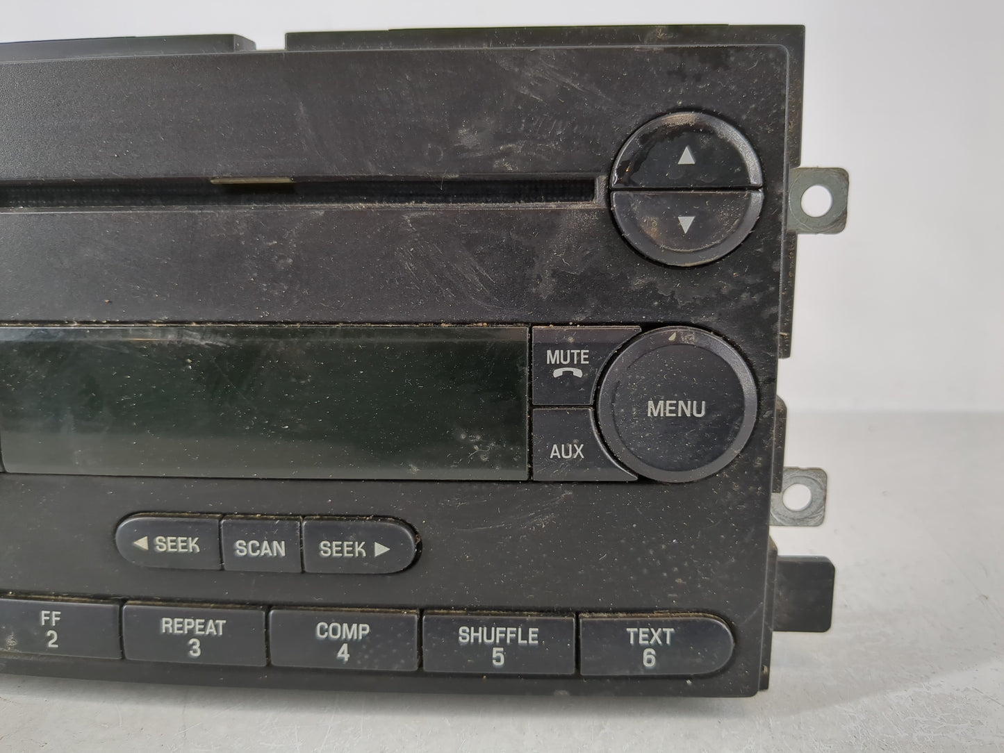 2005-2006 Ford F-150 Radio AM FM Cd Player Receiver Replacement P/N:6L3T-18C869-AD Fits Fits 2005 2006 OEM Used Auto Parts -