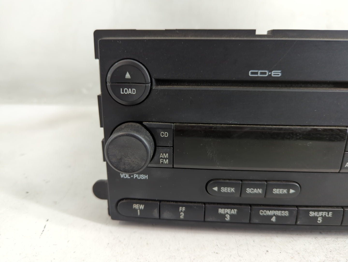2006 Ford F-250 Super Duty Radio AM FM Cd Player Receiver Replacement P/N:6C3T-18C815-AA Fits OEM Used Auto Parts - Oemuseda