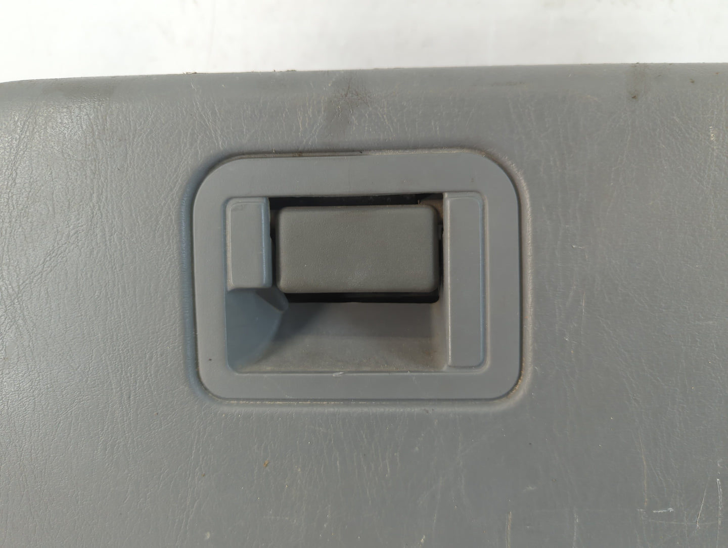 2006 Ford F-250 Super Duty Passenger Glove Box Door Storage Compartment - Oemusedautoparts1.com