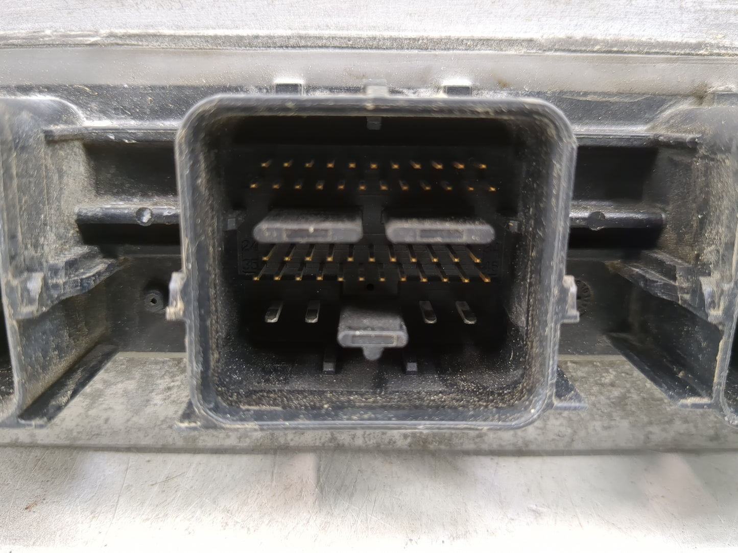 2006 Ford F-350 Super Duty PCM Engine Control Computer ECU ECM PCU OEM P/N:6C3A-12A650-DB Fits OEM Used Auto Parts - Oemused