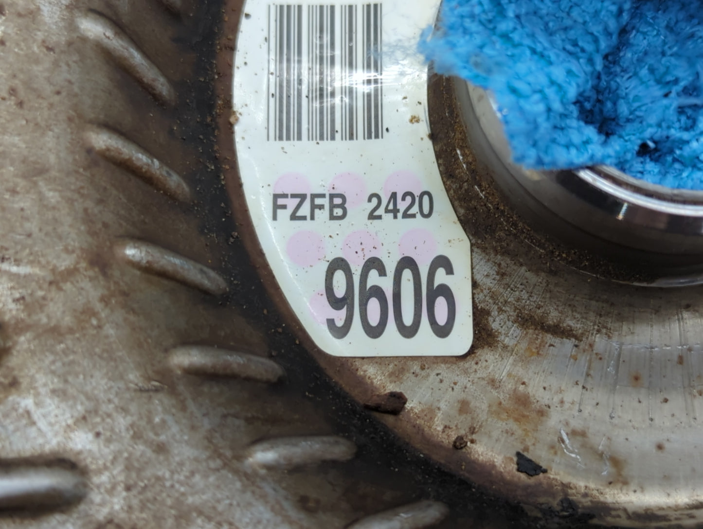 2006 Ford F-350 Super Duty Torque Converter Automatic Transmission OEM P/N:FZFB 24209606 Fits OEM Used Auto Parts - Oemuseda