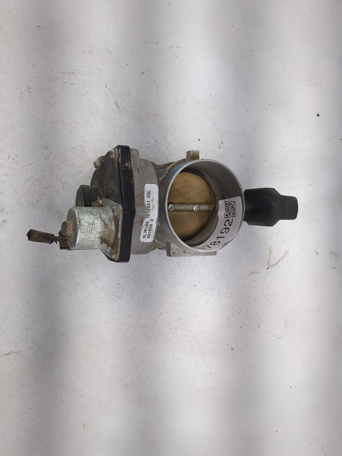 2006 Ford F150 Throttle Body P/N:6L3E-9A 1212821, 6L2E-9E928-AA Fits Fits 2004 2005 2007 2008 2009 2010 OEM Used Auto Parts 