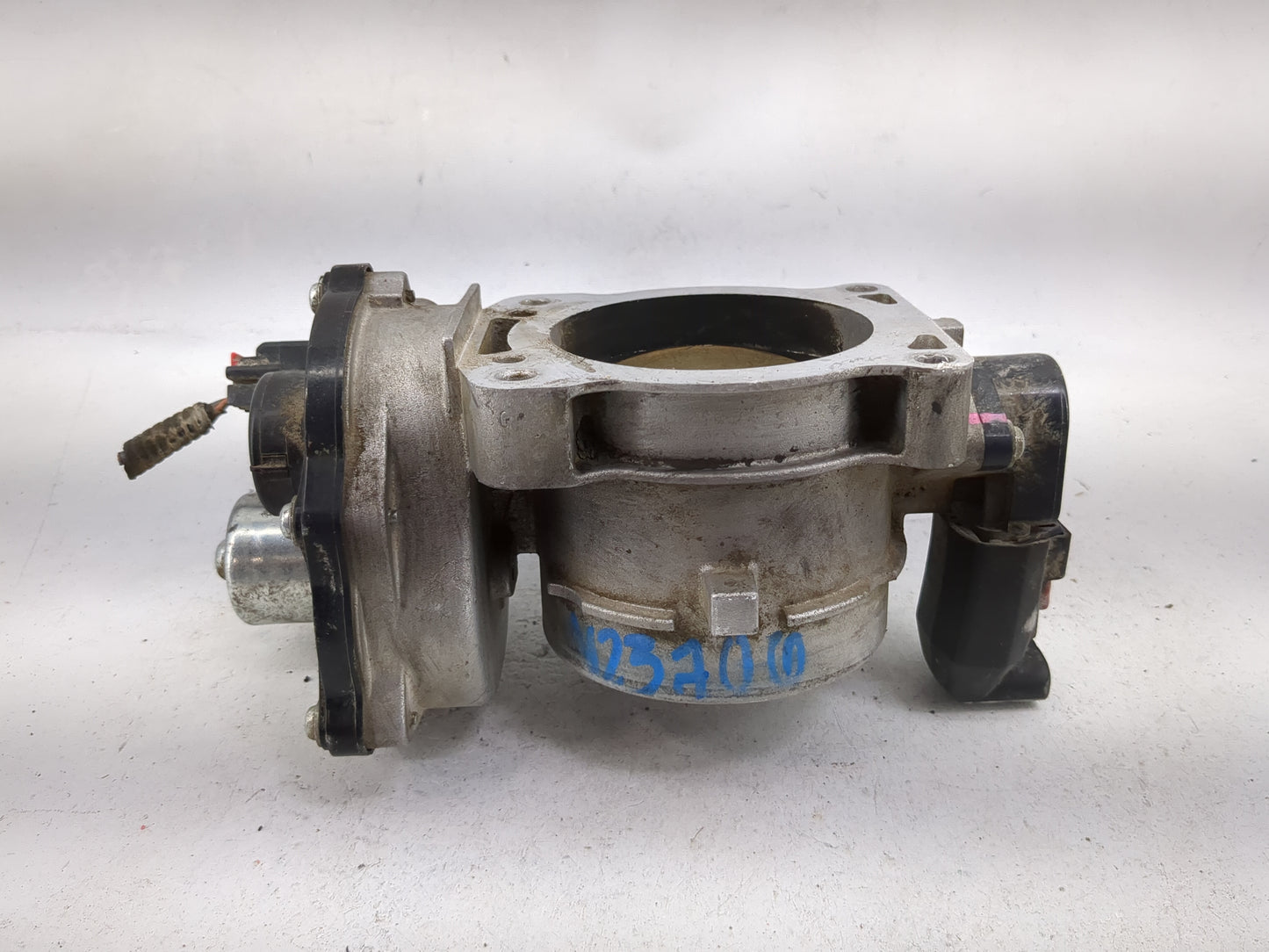 2006 Ford F150 Throttle Body P/N:6L3E-9A 1212821, 6L2E-9E928-AA Fits Fits 2004 2005 2007 2008 2009 2010 OEM Used Auto Parts 