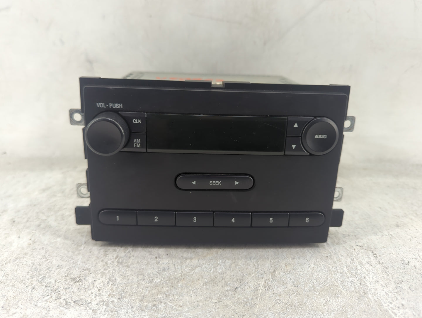2006 Ford F150 Radio AM FM Cd Player Receiver Replacement P/N:6L3T-18K810-HA YAMG040511 Fits OEM Used Auto Parts - Oemusedau