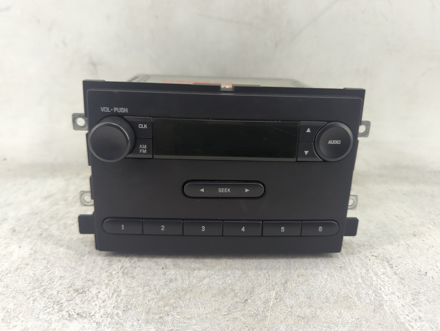 2006 Ford F150 Radio AM FM Cd Player Receiver Replacement P/N:6L3T-18K810-HA YAMG040511 Fits OEM Used Auto Parts - Oemusedau