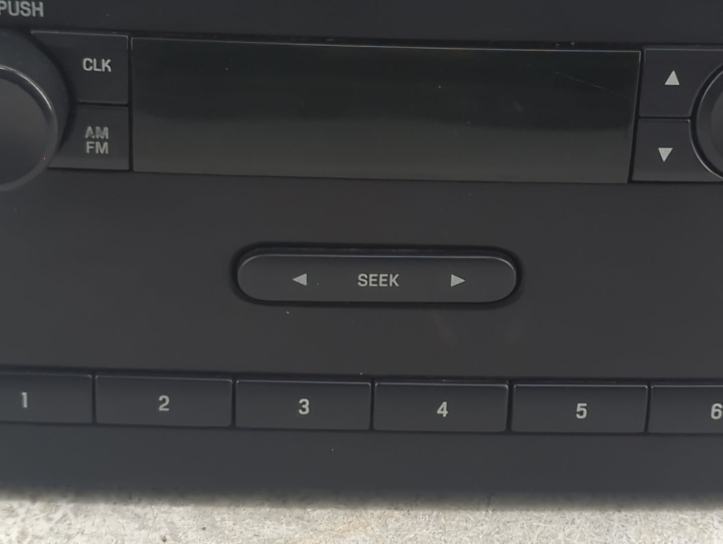 2006 Ford F150 Radio AM FM Cd Player Receiver Replacement P/N:6L3T-18K810-HA YAMG040511 Fits OEM Used Auto Parts - Oemusedau
