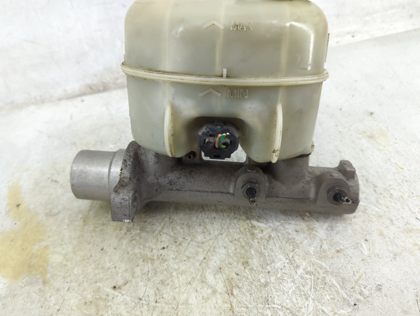 Ford F150 Brake Master Cylinder 1496682 - Oemusedautoparts1.com