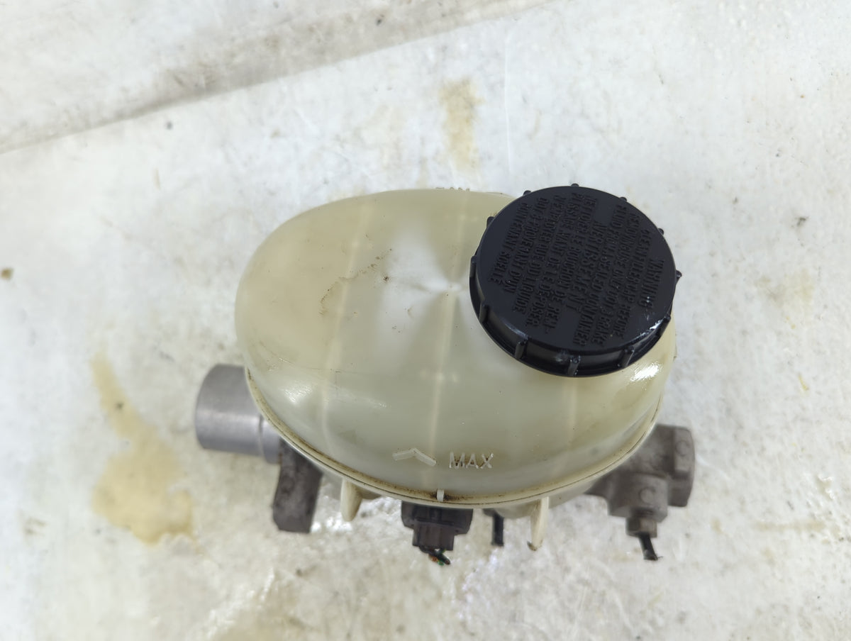 Ford F150 Brake Master Cylinder 1496682 - Oemusedautoparts1.com