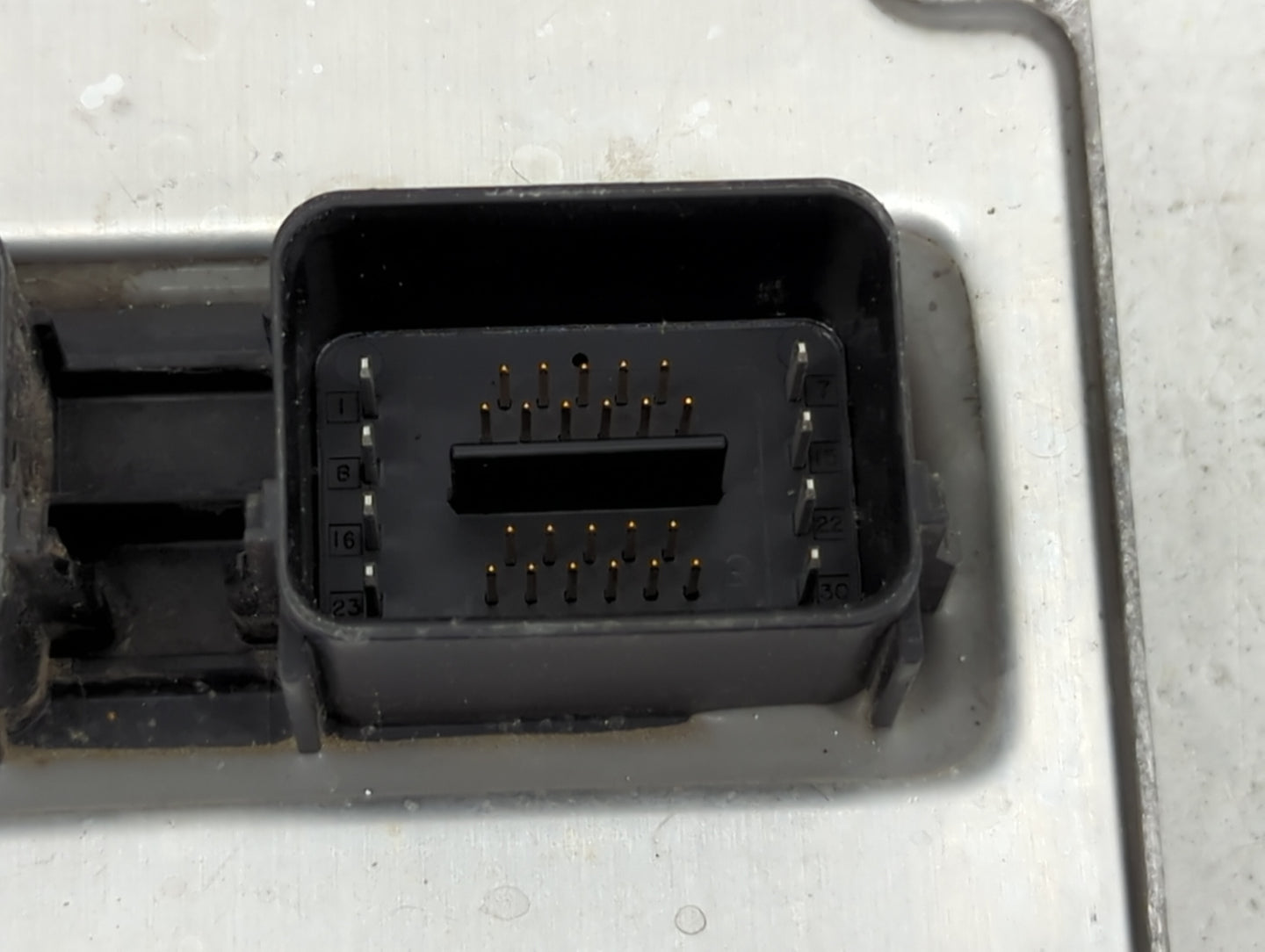 2006 Ford F250sd PCM Engine Control Computer ECU ECM PCU OEM P/N:EE0FA 5E173 KYN0 DPU-462 Fits OEM Used Auto Parts - Oemused