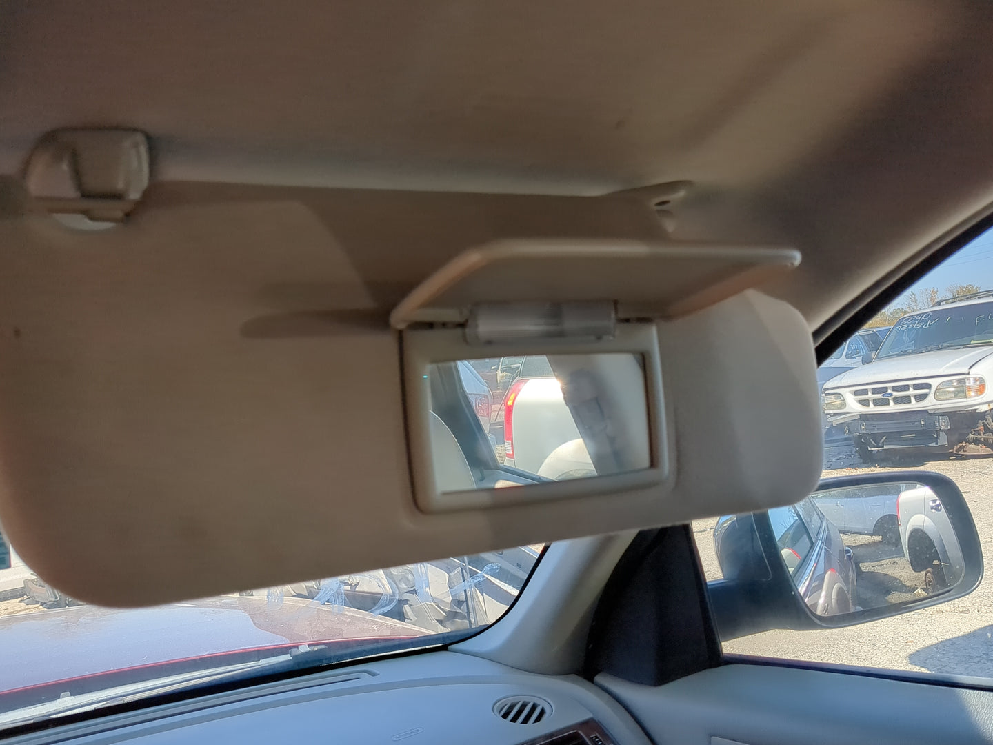 2005-2007 Ford Five Hundred Sun Visor Shade Replacement Passenger Right Mirror Fits Fits 2005 2006 2007 OEM Used Auto Parts 