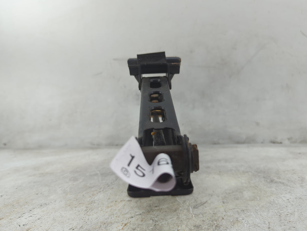 2006 Ford Five Hundred Spare Scissor Car Jack - Oemusedautoparts1.com