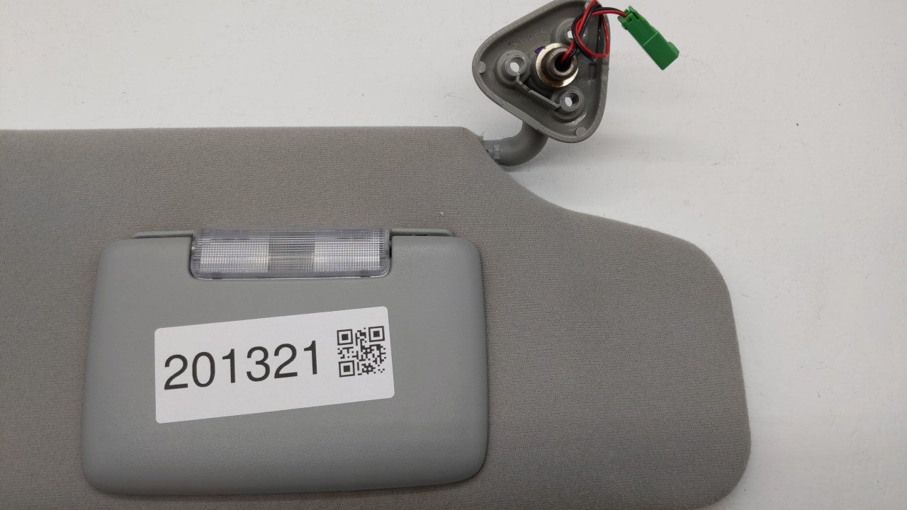 2005-2007 Ford Five Hundred Sun Visor Shade Replacement Passenger Right Mirror Fits Fits 2005 2006 2007 OEM Used Auto Parts 