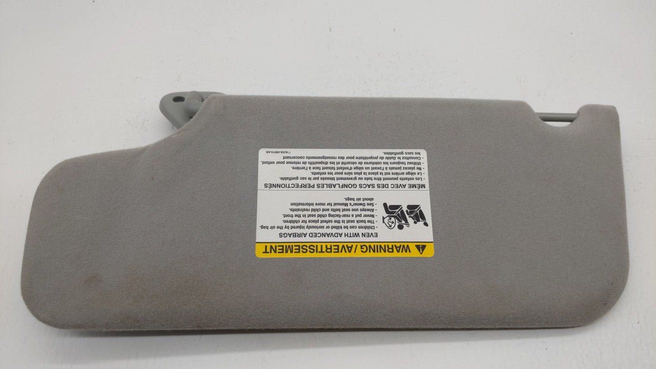 2005-2007 Ford Five Hundred Sun Visor Shade Replacement Passenger Right Mirror Fits Fits 2005 2006 2007 OEM Used Auto Parts 