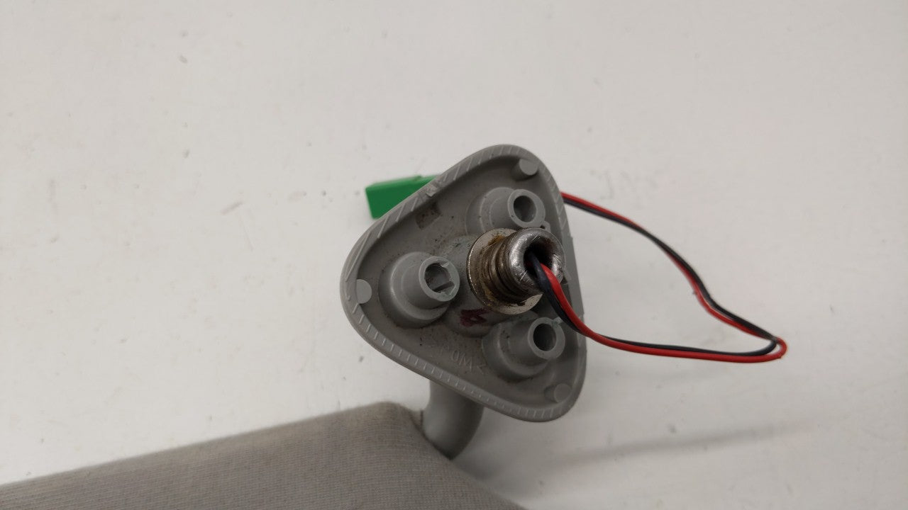 2005-2007 Ford Five Hundred Sun Visor Shade Replacement Passenger Right Mirror Fits Fits 2005 2006 2007 OEM Used Auto Parts 