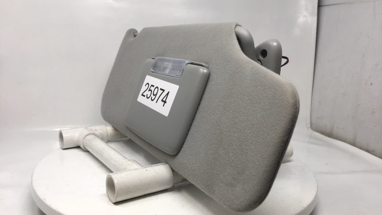 2005-2007 Ford Five Hundred Sun Visor Shade Replacement Passenger Right Mirror Fits Fits 2005 2006 2007 OEM Used Auto Parts 