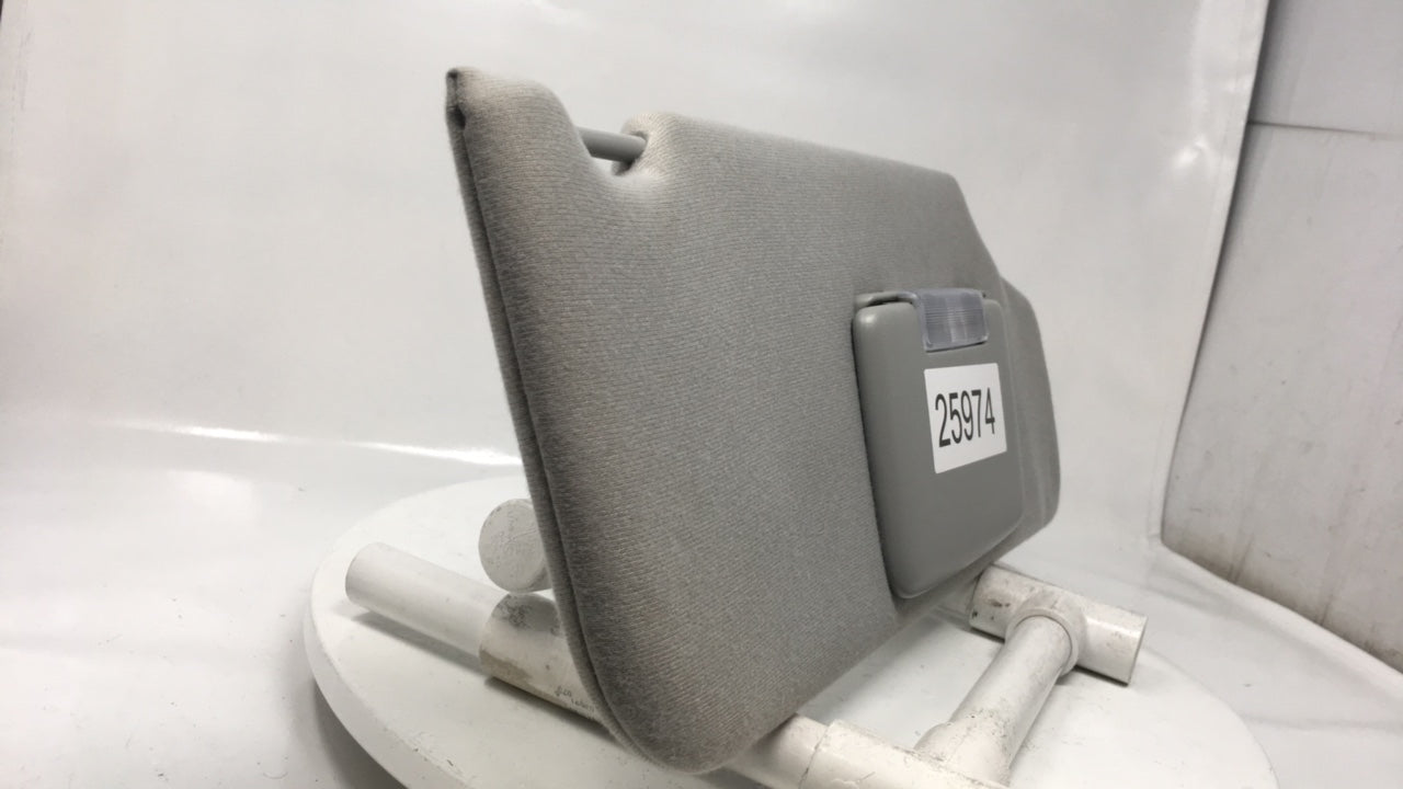 2005-2007 Ford Five Hundred Sun Visor Shade Replacement Passenger Right Mirror Fits Fits 2005 2006 2007 OEM Used Auto Parts 