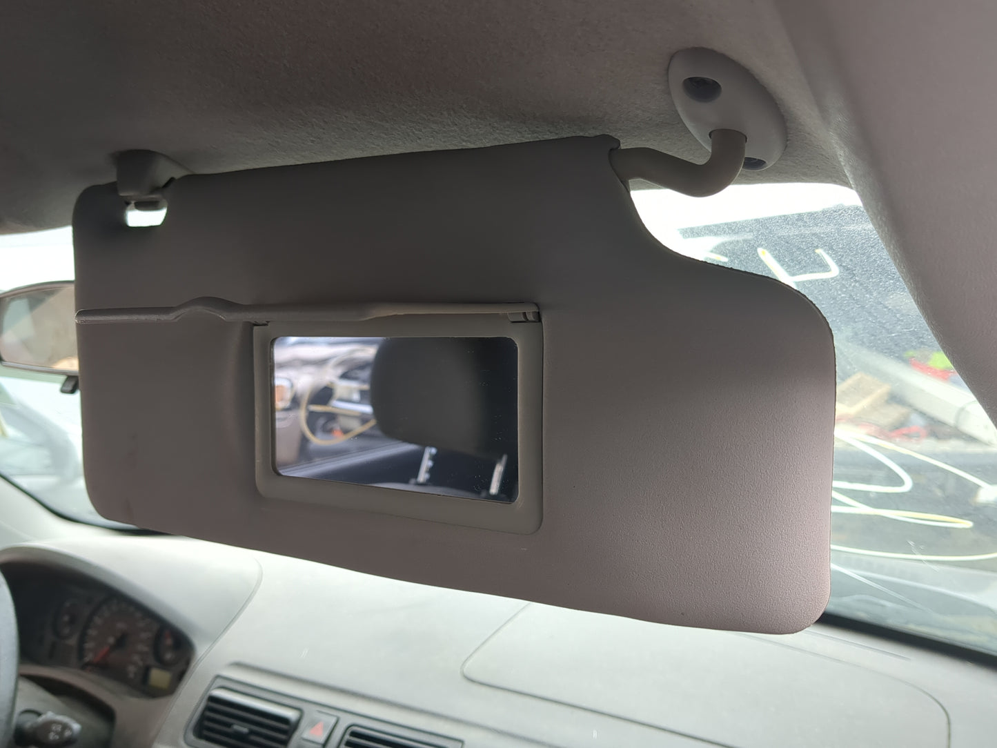 2005-2007 Ford Focus Sun Visor Shade Replacement Passenger Right Mirror Fits Fits 2005 2006 2007 OEM Used Auto Parts - Oemus
