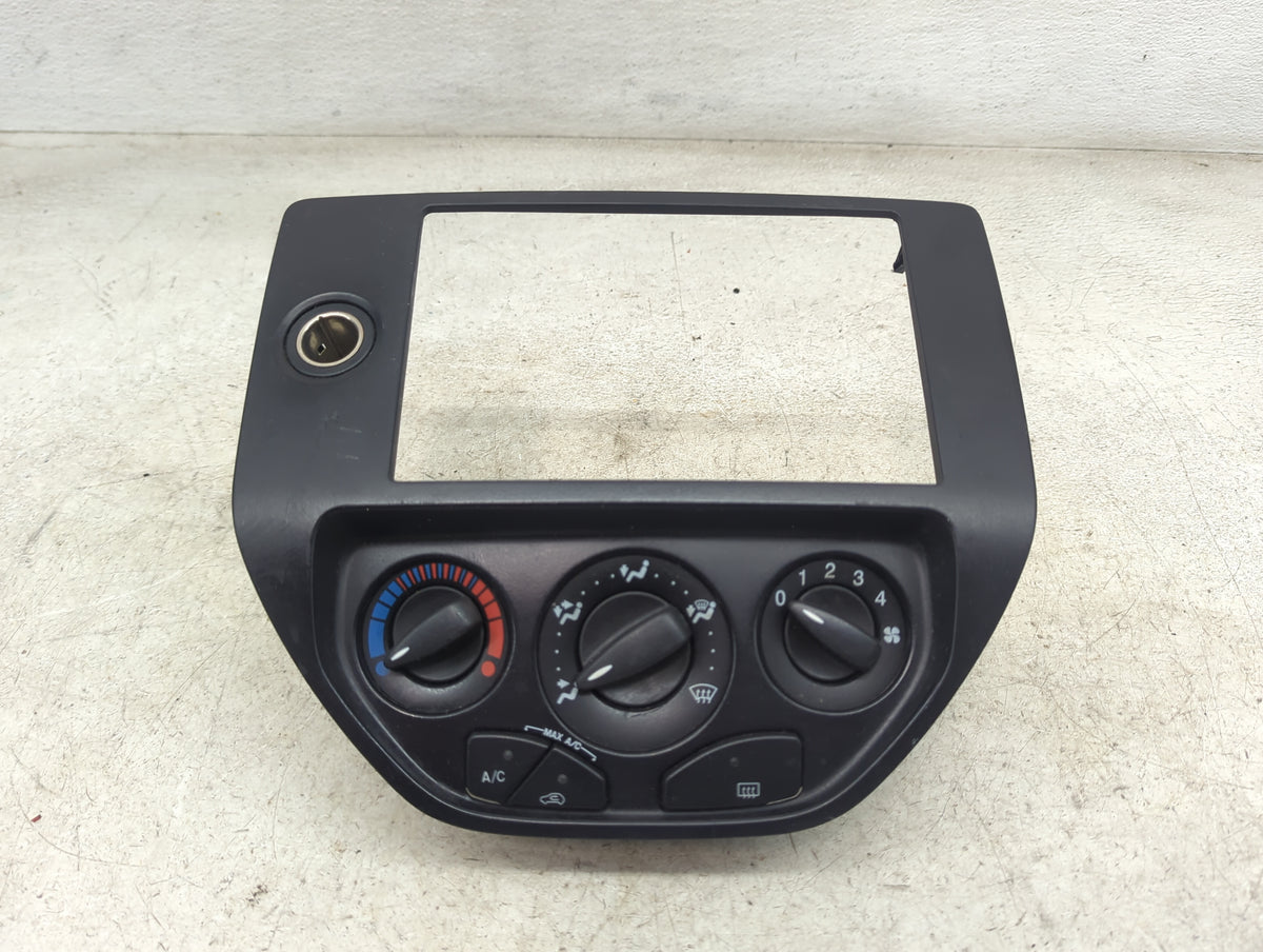 2000-2007 Ford Focus Climate Control Module Temperature AC/Heater Replacement P/N:6S4X-A046A04-AC Fits OEM Used Auto Parts -