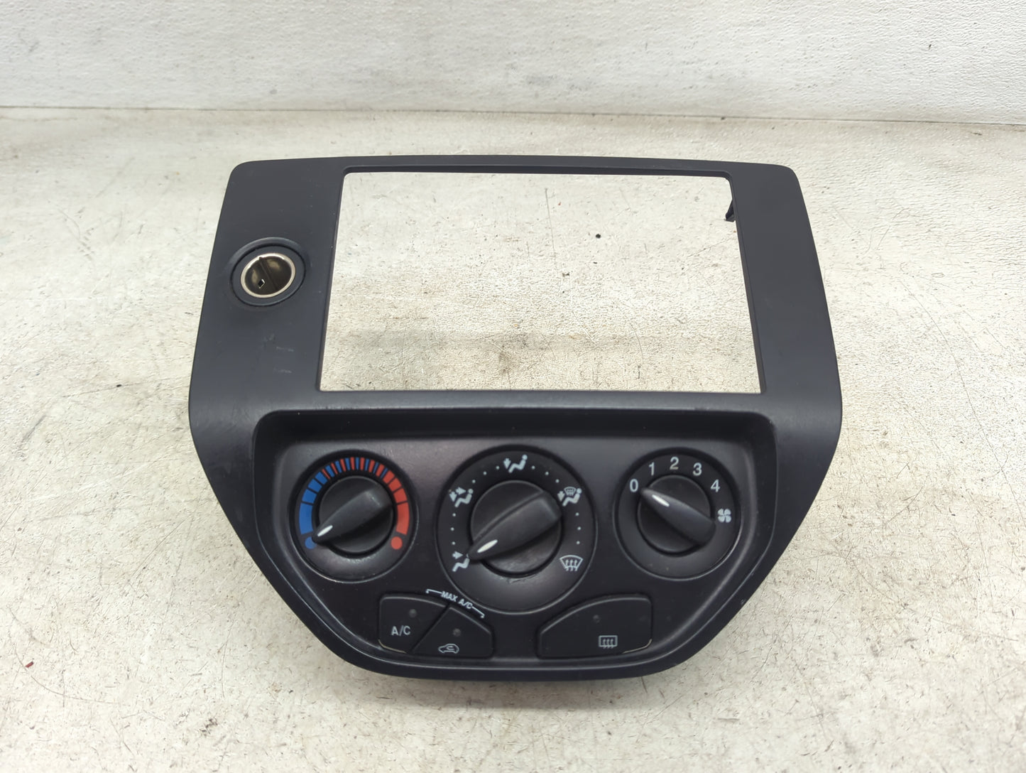 2000-2007 Ford Focus Climate Control Module Temperature AC/Heater Replacement P/N:6S4X-A046A04-AC Fits OEM Used Auto Parts -