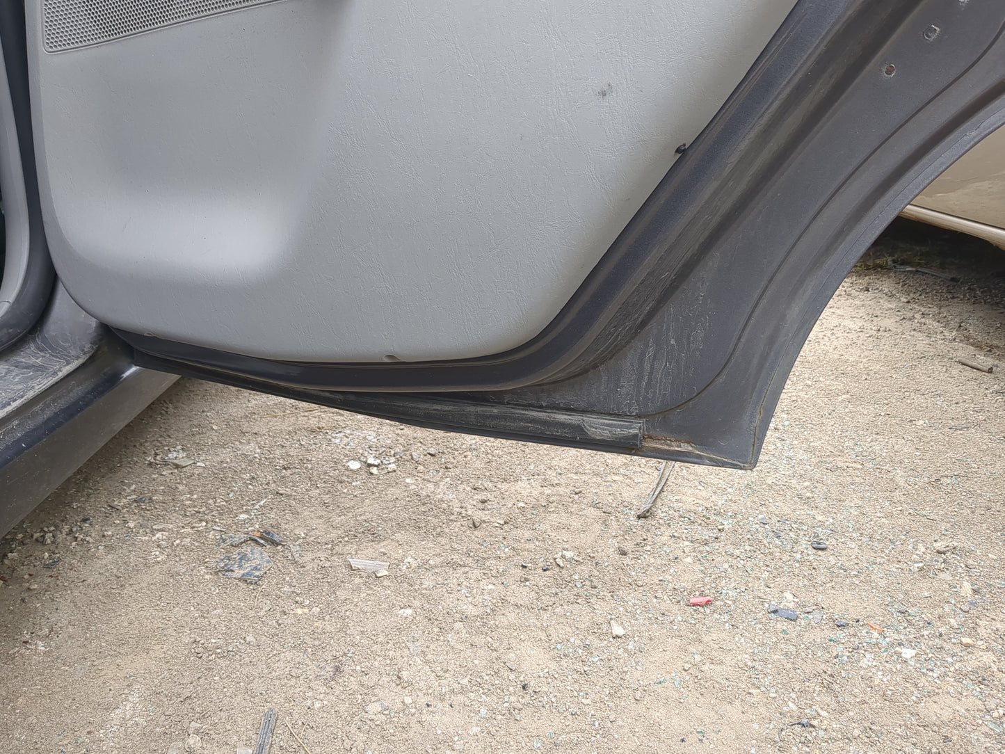 2001-2007 Ford Focus Passenger Rear Door Oem 1212209 - Oemusedautoparts1.com