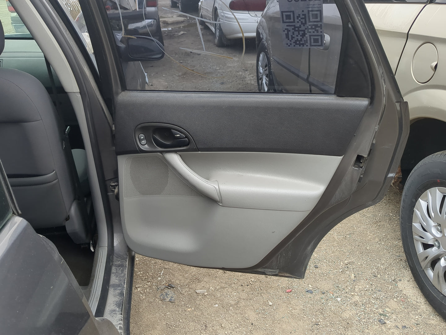 2001-2007 Ford Focus Passenger Rear Door Oem 1212209 - Oemusedautoparts1.com