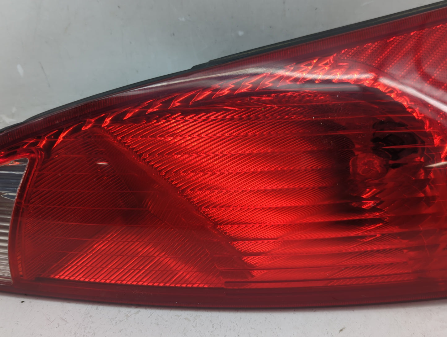 2002-2007 Ford Focus Tail Light Assembly Driver Left OEM P/N:YS4X-13441-K YS4X-13405-K Fits Fits 2002 2003 2004 2005 2006 20