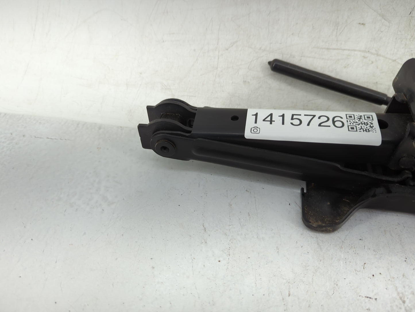 2006 Ford Focus Spare Scissor Car Jack - Oemusedautoparts1.com