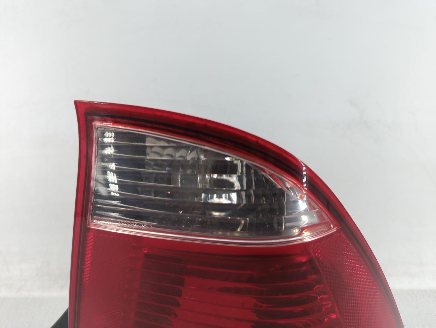 2005-2007 Ford Focus Tail Light Assembly Passenger Right OEM P/N:5S43-13B504-A Fits Fits 2005 2006 2007 OEM Used Auto Parts 