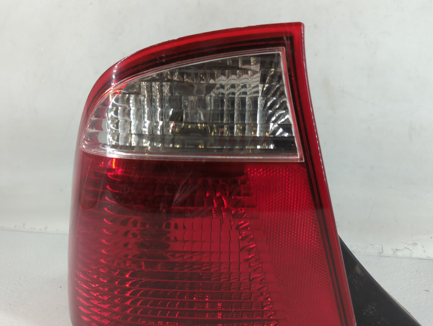 2005-2007 Ford Focus Tail Light Assembly Passenger Right OEM P/N:5S4X-13405-A 5S43-13B505-A Fits Fits 2005 2006 2007 OEM Use