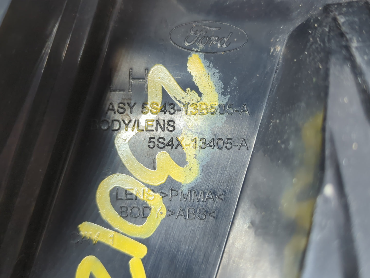 2005-2007 Ford Focus Tail Light Assembly Passenger Right OEM P/N:5S4X-13405-A 5S43-13B505-A Fits Fits 2005 2006 2007 OEM Use