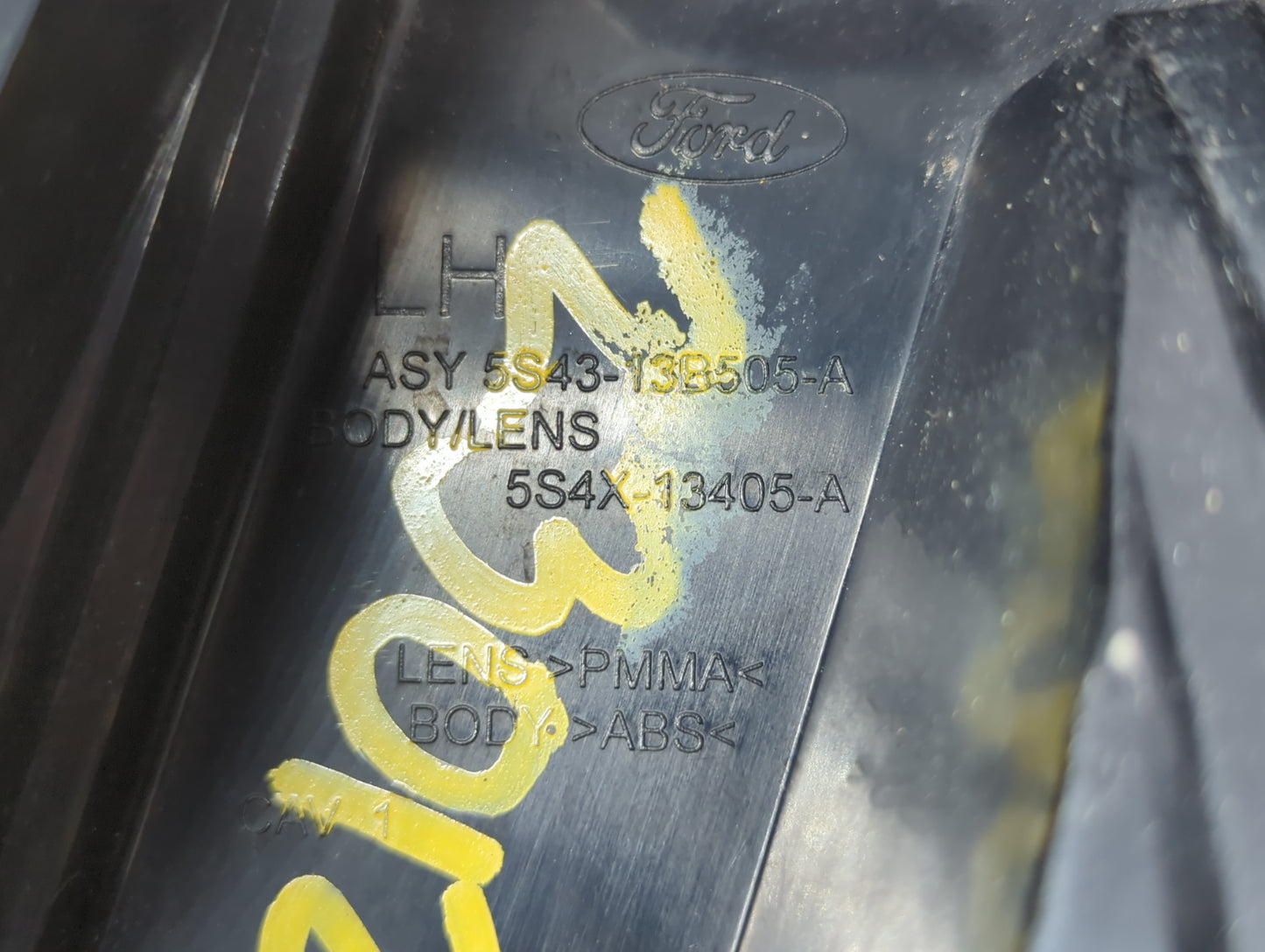 2005-2007 Ford Focus Tail Light Assembly Passenger Right OEM P/N:5S4X-13405-A 5S43-13B505-A Fits Fits 2005 2006 2007 OEM Use