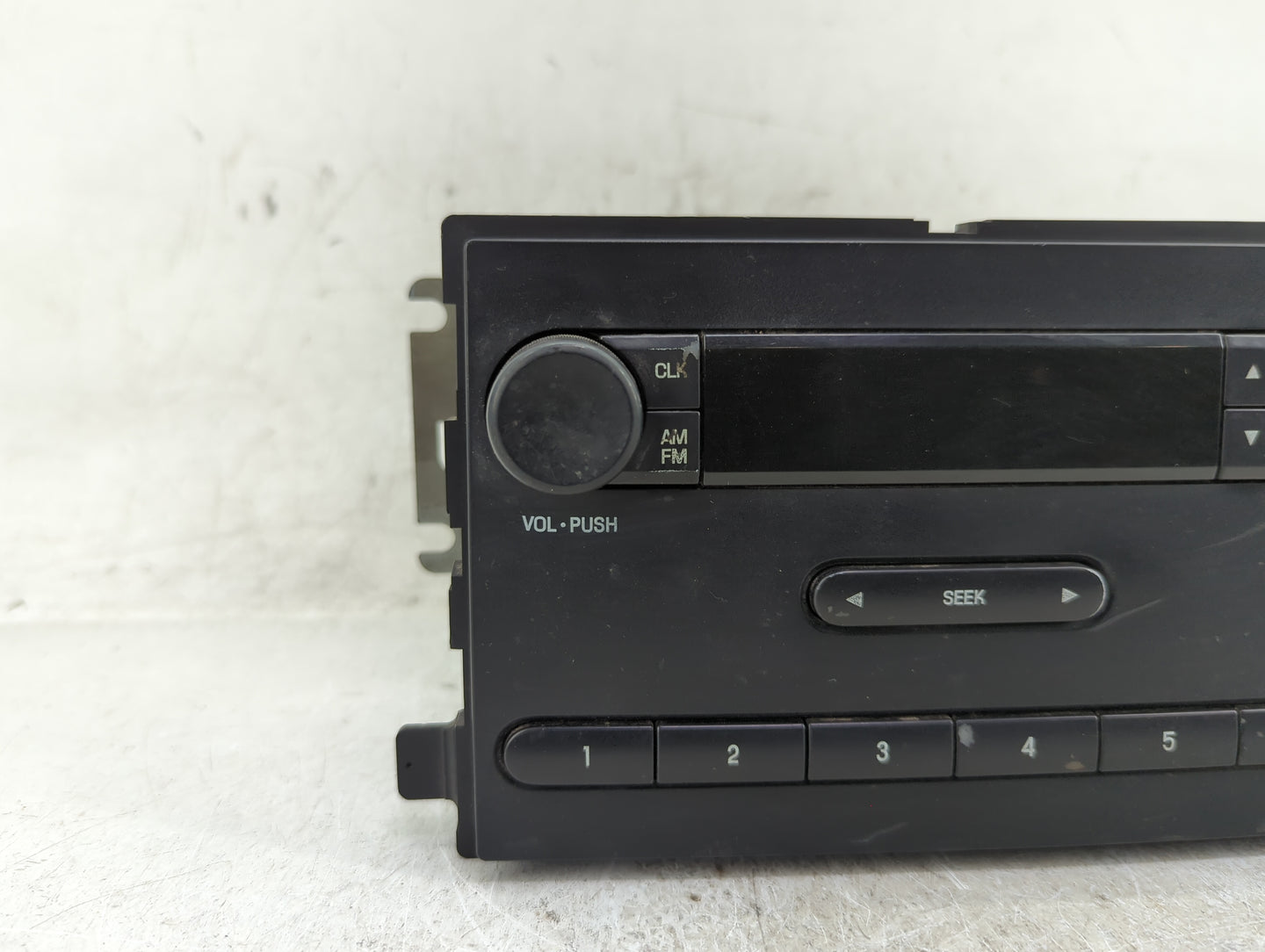 2006-2007 Ford Freestar Radio AM FM Cd Player Receiver Replacement P/N:6F2T-18K810-BA Fits Fits 2006 2007 OEM Used Auto Part