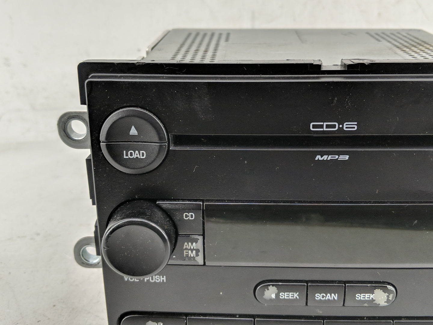 2006 Ford Freestyle Radio AM FM Cd Player Receiver Replacement P/N:6F9T-18C815-AB Fits OEM Used Auto Parts - Oemusedautopart