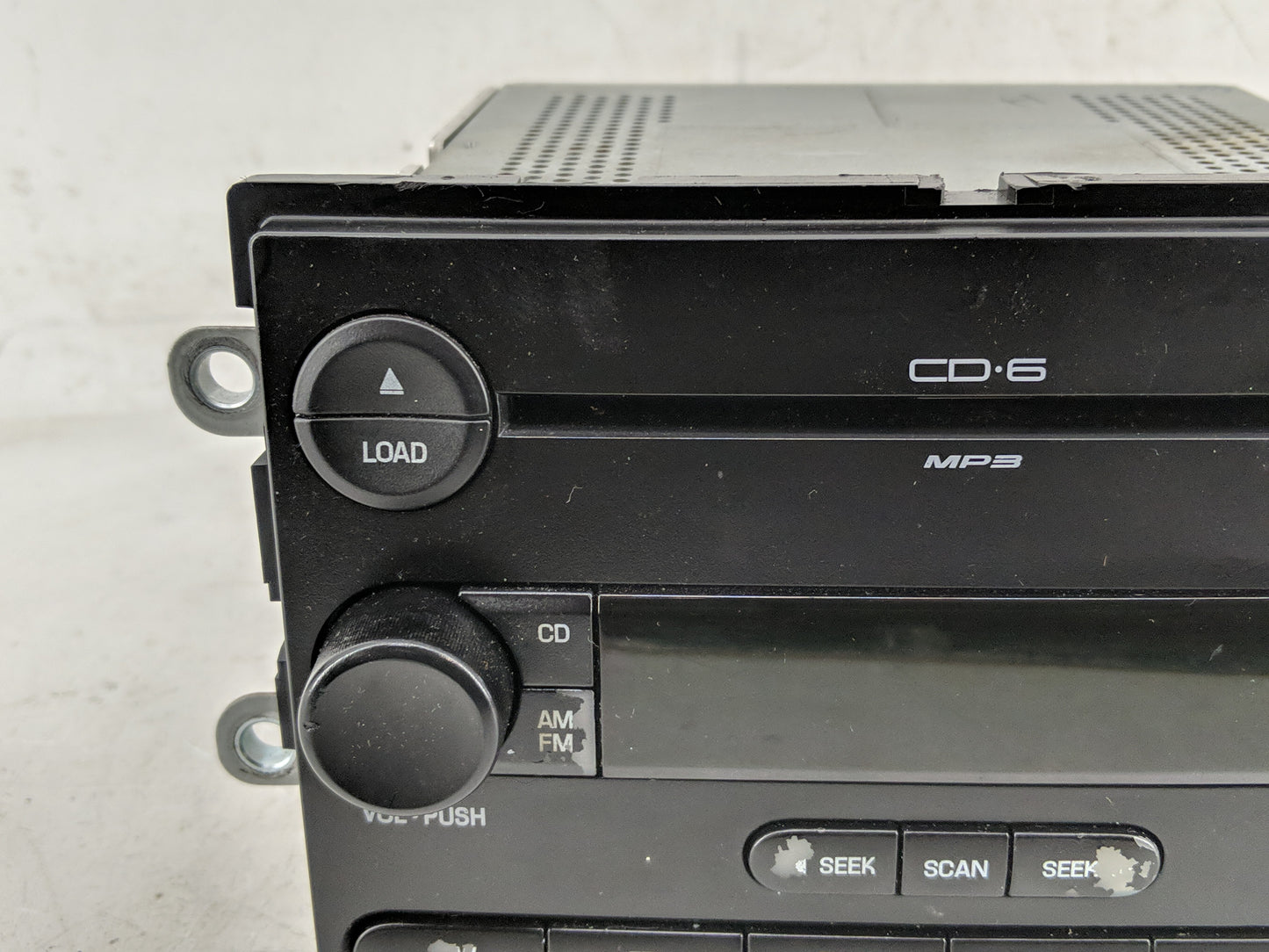 2006 Ford Freestyle Radio AM FM Cd Player Receiver Replacement P/N:6F9T-18C815-AB Fits OEM Used Auto Parts - Oemusedautopart