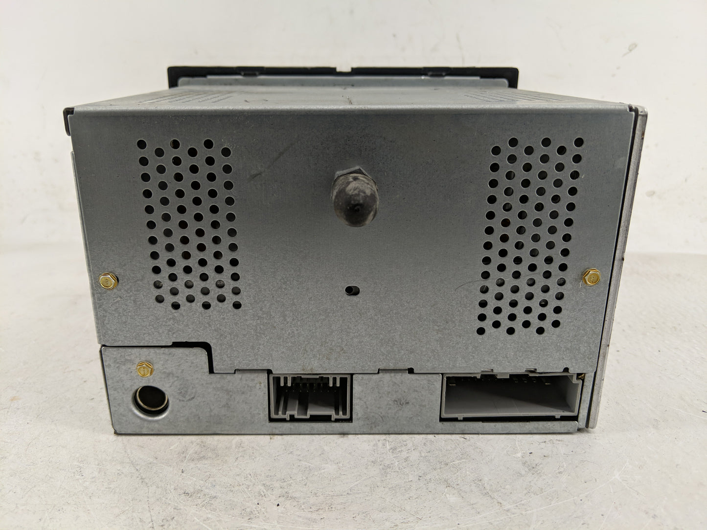 2006 Ford Freestyle Radio AM FM Cd Player Receiver Replacement P/N:6F9T-18C815-AB Fits OEM Used Auto Parts - Oemusedautopart