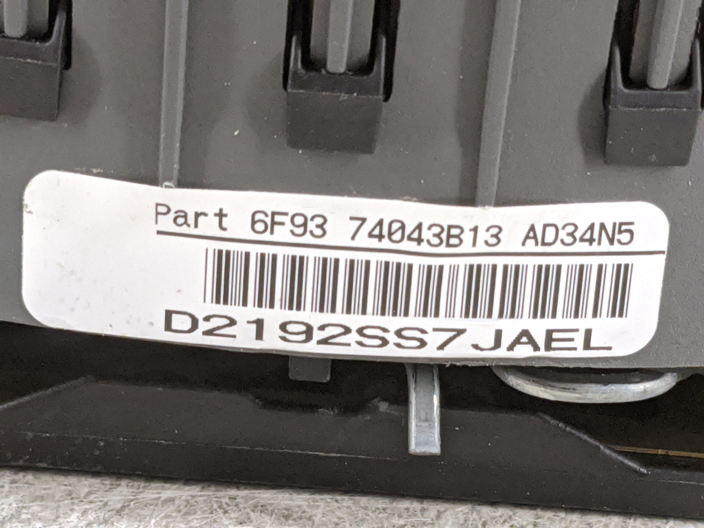 2005-2007 Ford Freestyle Air Bag Driver Left Steering Wheel Mounted 1477482 - Oemusedautoparts1.com