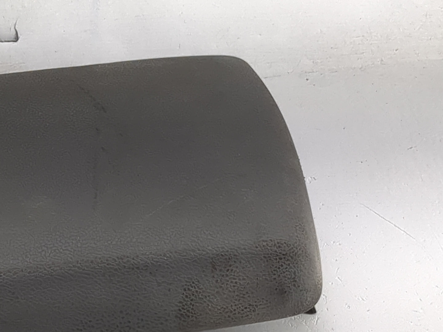 2006 Ford Freestyle Center Console Armrest Cover Lid Fits OEM Used Auto Parts - Oemusedautoparts1.com