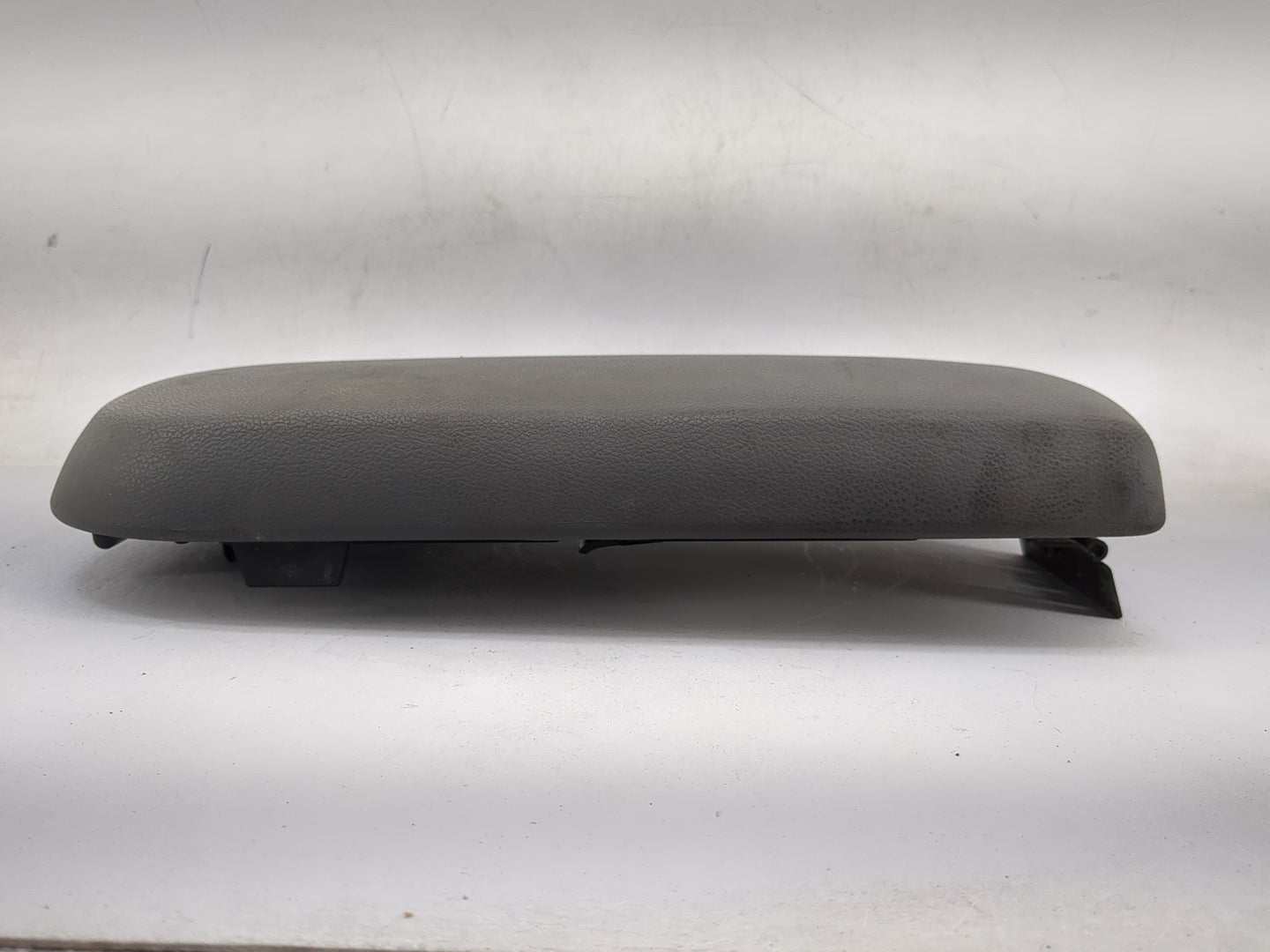 2006 Ford Freestyle Center Console Armrest Cover Lid Fits OEM Used Auto Parts - Oemusedautoparts1.com