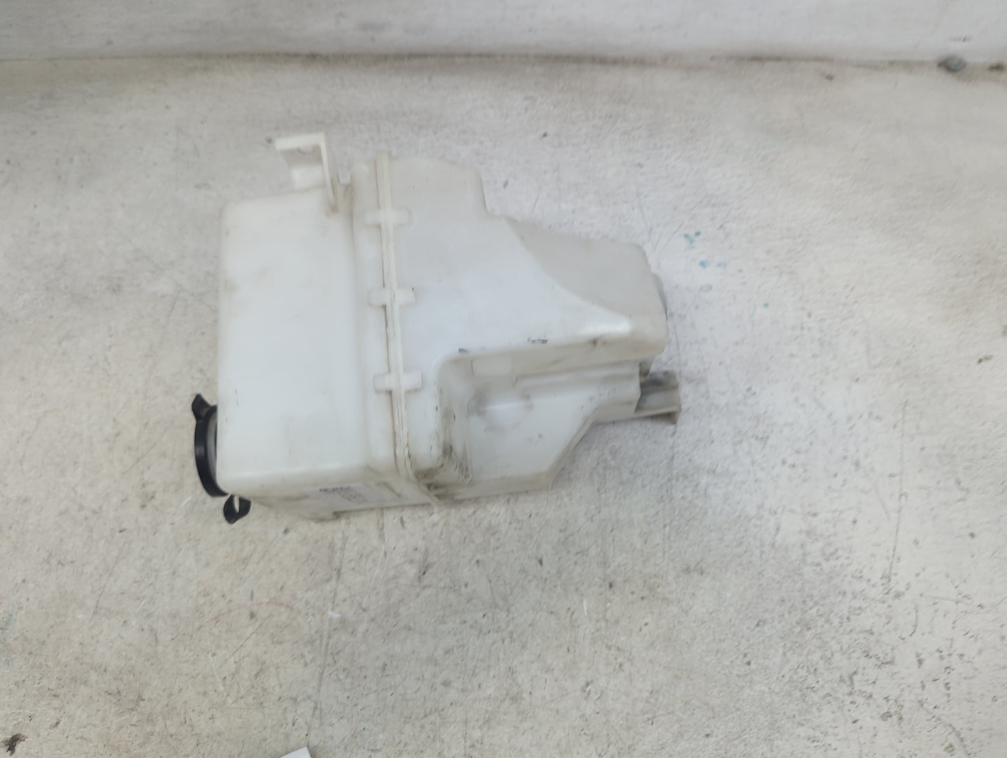 2005-2007 Ford Freestyle Windshield Washer Fluid Reservoir Bottle Oem 1478824 - Oemusedautoparts1.com