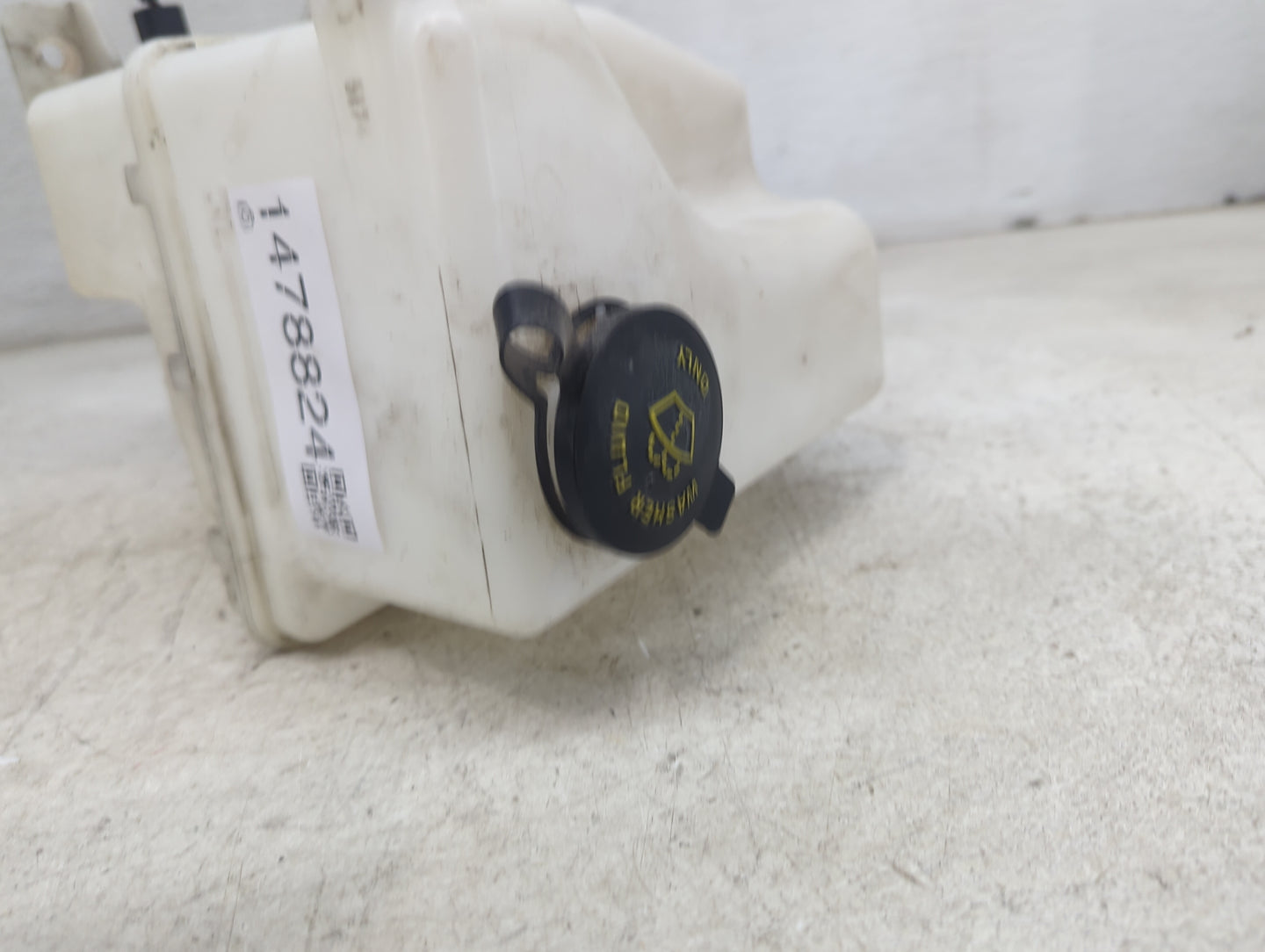 2005-2007 Ford Freestyle Windshield Washer Fluid Reservoir Bottle Oem 1478824 - Oemusedautoparts1.com