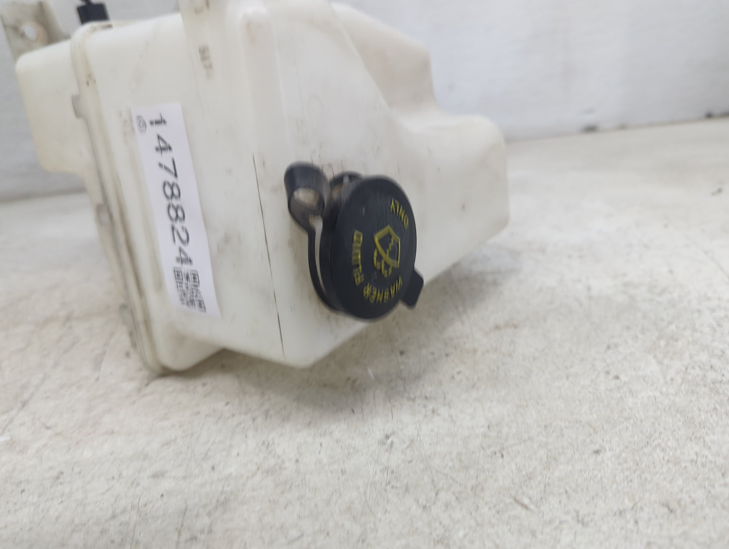 2005-2007 Ford Freestyle Windshield Washer Fluid Reservoir Bottle Oem 1478824 - Oemusedautoparts1.com
