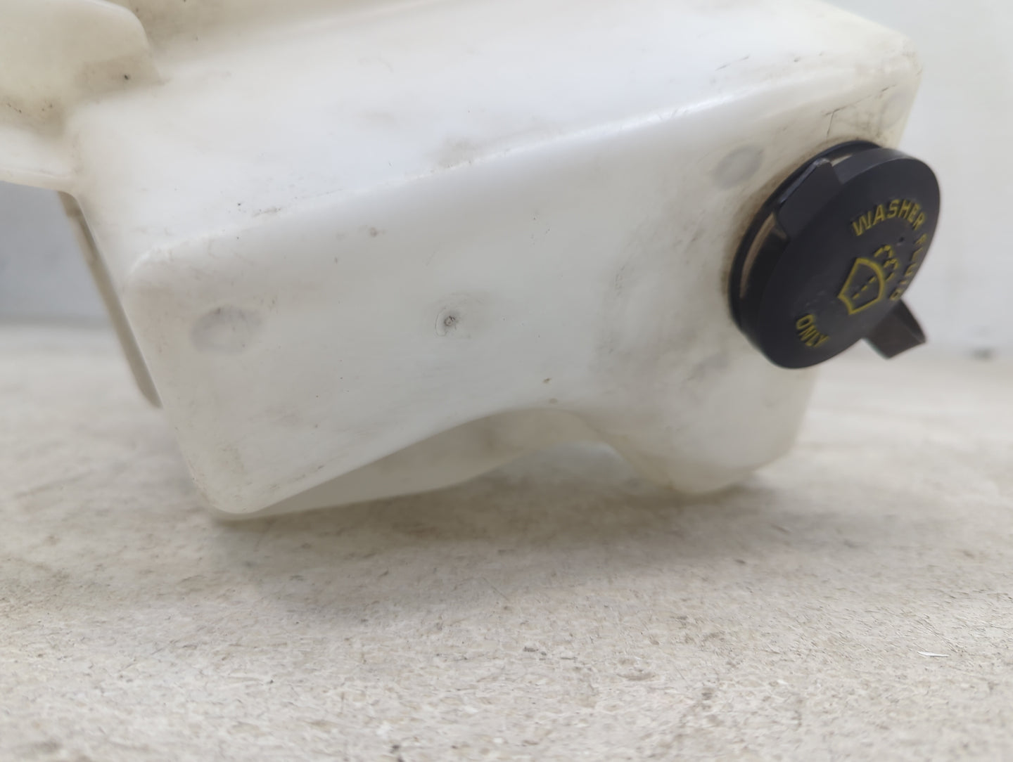 2005-2007 Ford Freestyle Windshield Washer Fluid Reservoir Bottle Oem 1478824 - Oemusedautoparts1.com