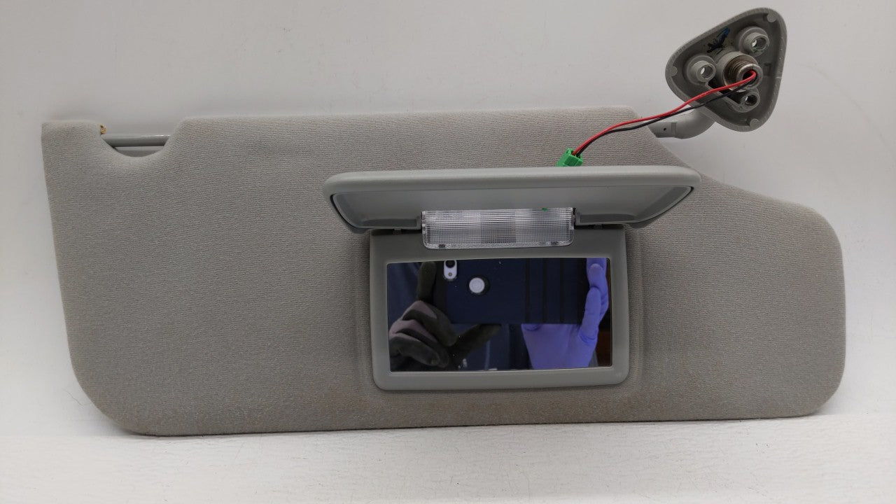2005-2007 Ford Freestyle Sun Visor Shade Replacement Passenger Right Mirror Fits Fits 2005 2006 2007 OEM Used Auto Parts - O