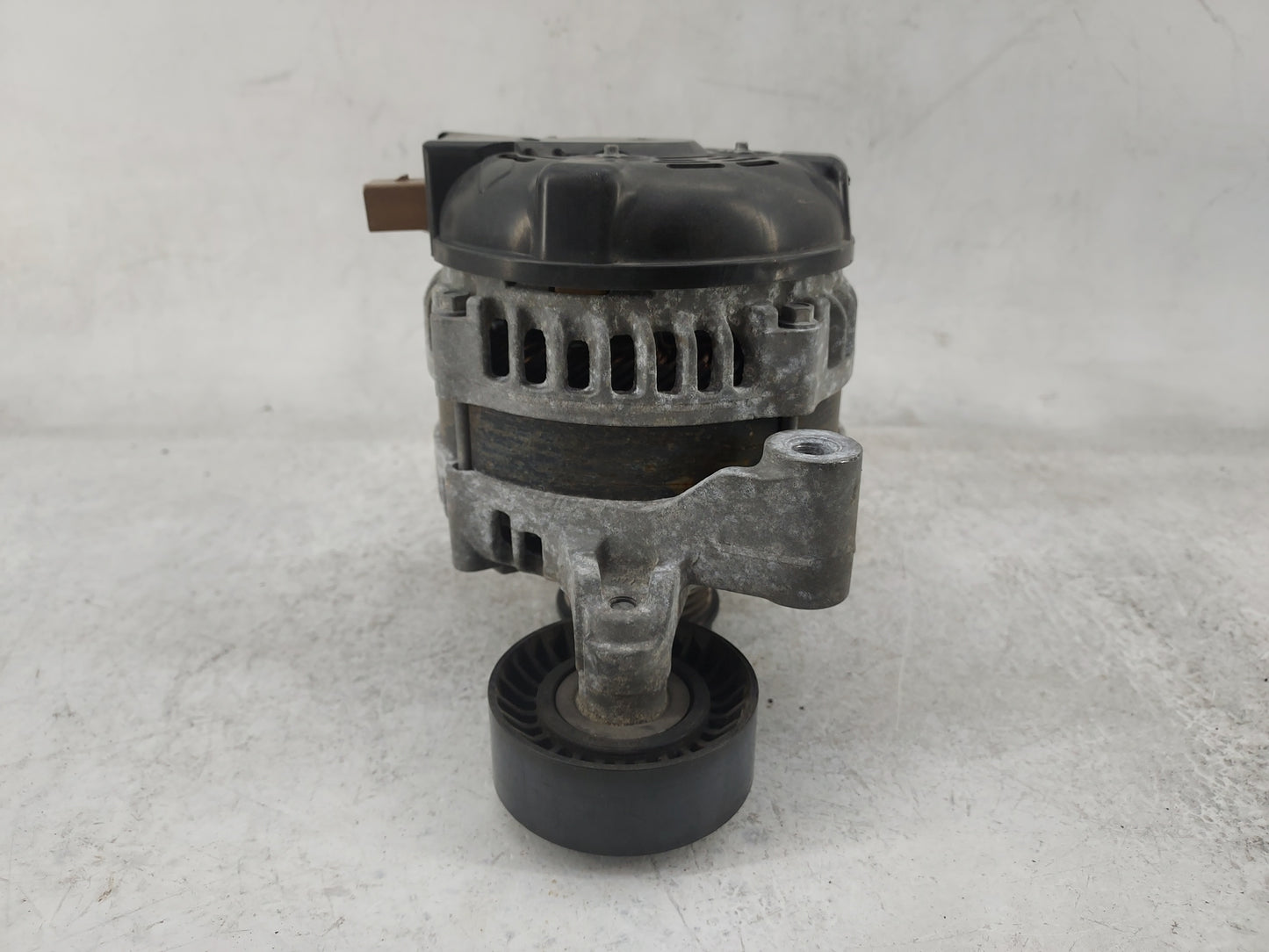 2006-2009 Ford Fusion Alternator Replacement Generator Charging Assembly Engine OEM P/N:6E5T-10300-BD Fits OEM Used Auto Par